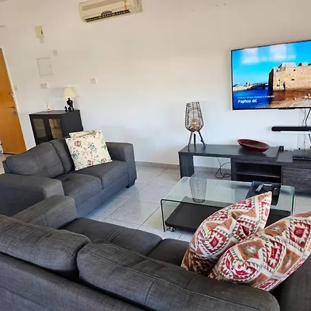 Beautiful 2 Bedrooms By The Pool Paphos Exterior photo